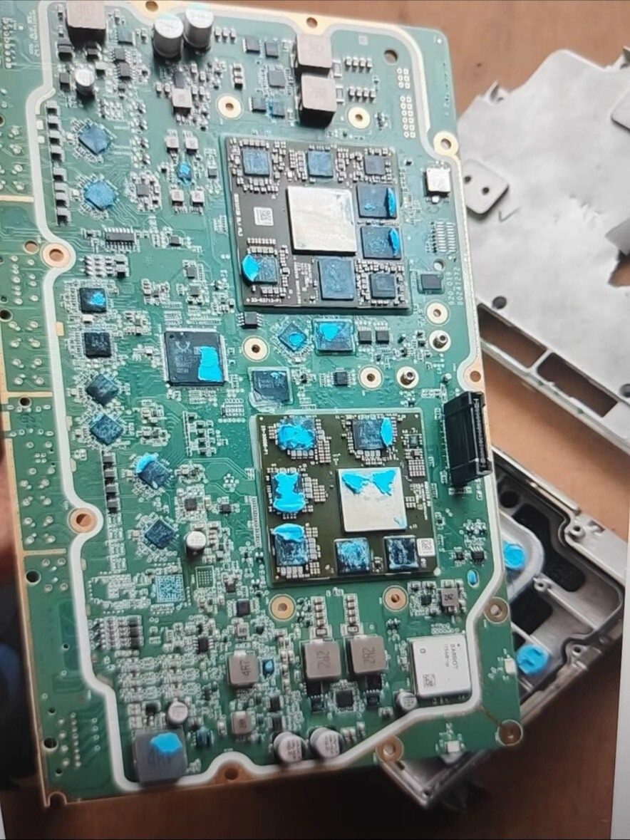 Leapmotor B10C11 スマート運転 モジュール 自動運転コントローラー Qualcomm スマート運転 S