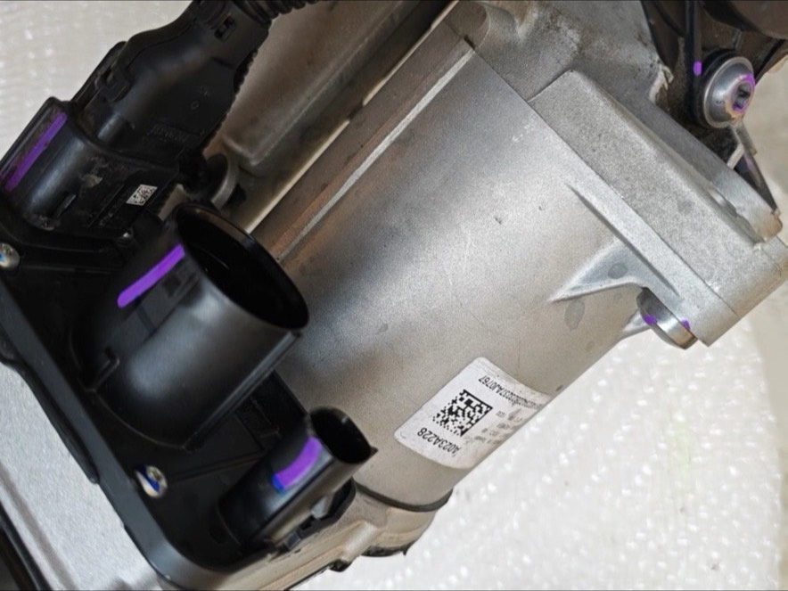 Tesla/ Tesla vorne Lenkgetriebe, Tesla Cybertruck Lenkgetriebe Doppelmotor