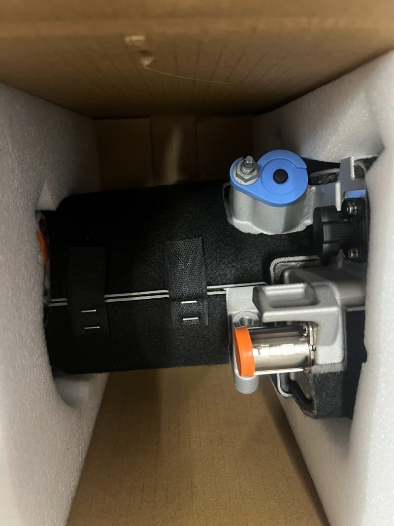 ZEEKR 自動車 9x コンプレッサー 新品 未使用