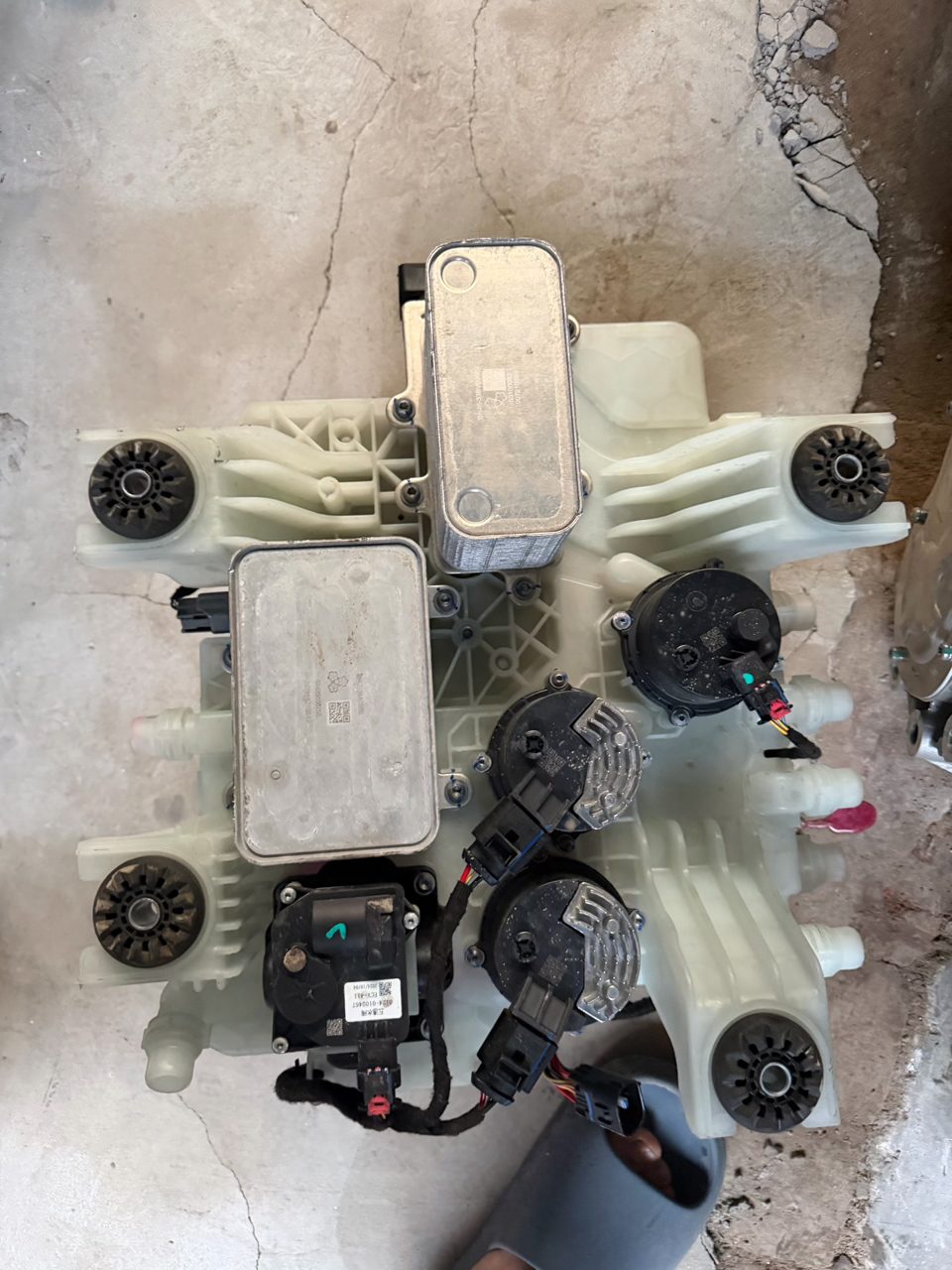 XPeng G6 OEM Thermal Management Integrated Module, with Coolant Reservoir Assembly, Used OEM Part