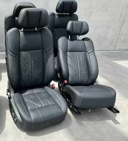 26ジクリプトン009 フロントシート、運転席、助手席