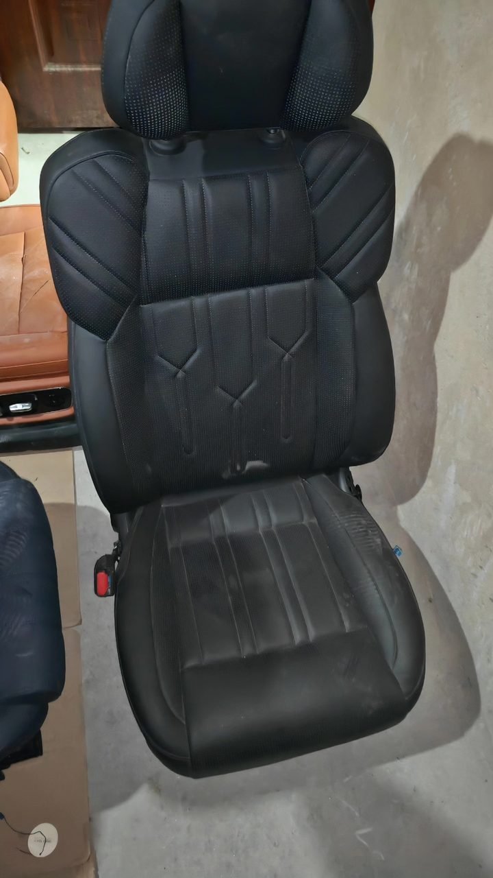 ZEEKR 009 運転席シート、OEM