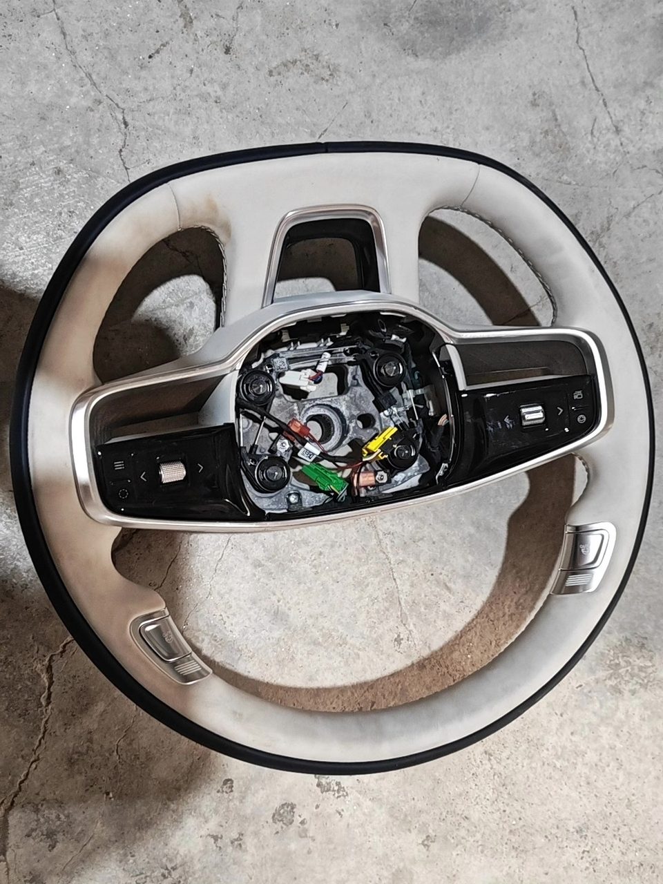JiKr 9X OEM-Lenkrad mit Multifunktionstasten
