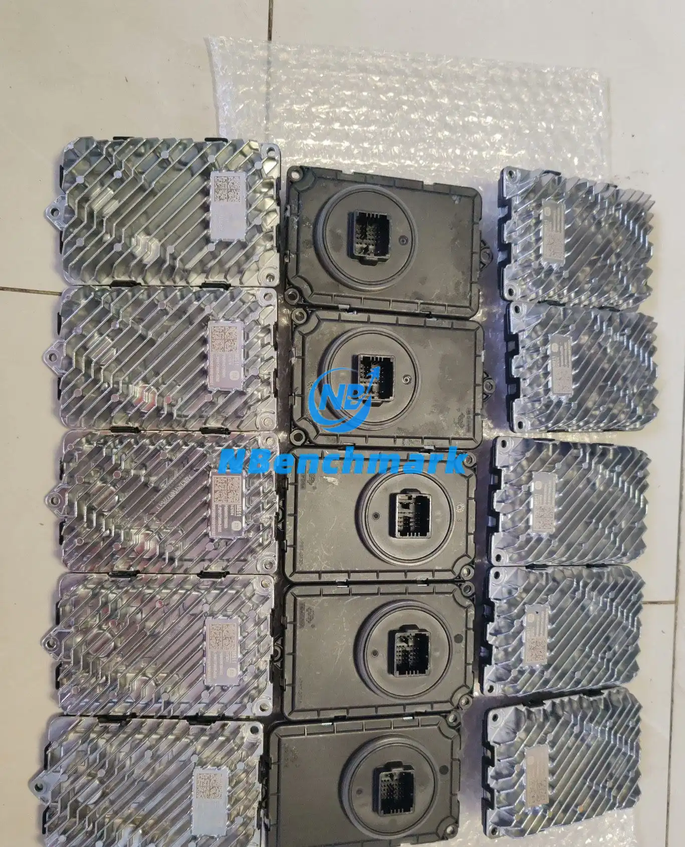 Xiaomi SU7 headlight computer module