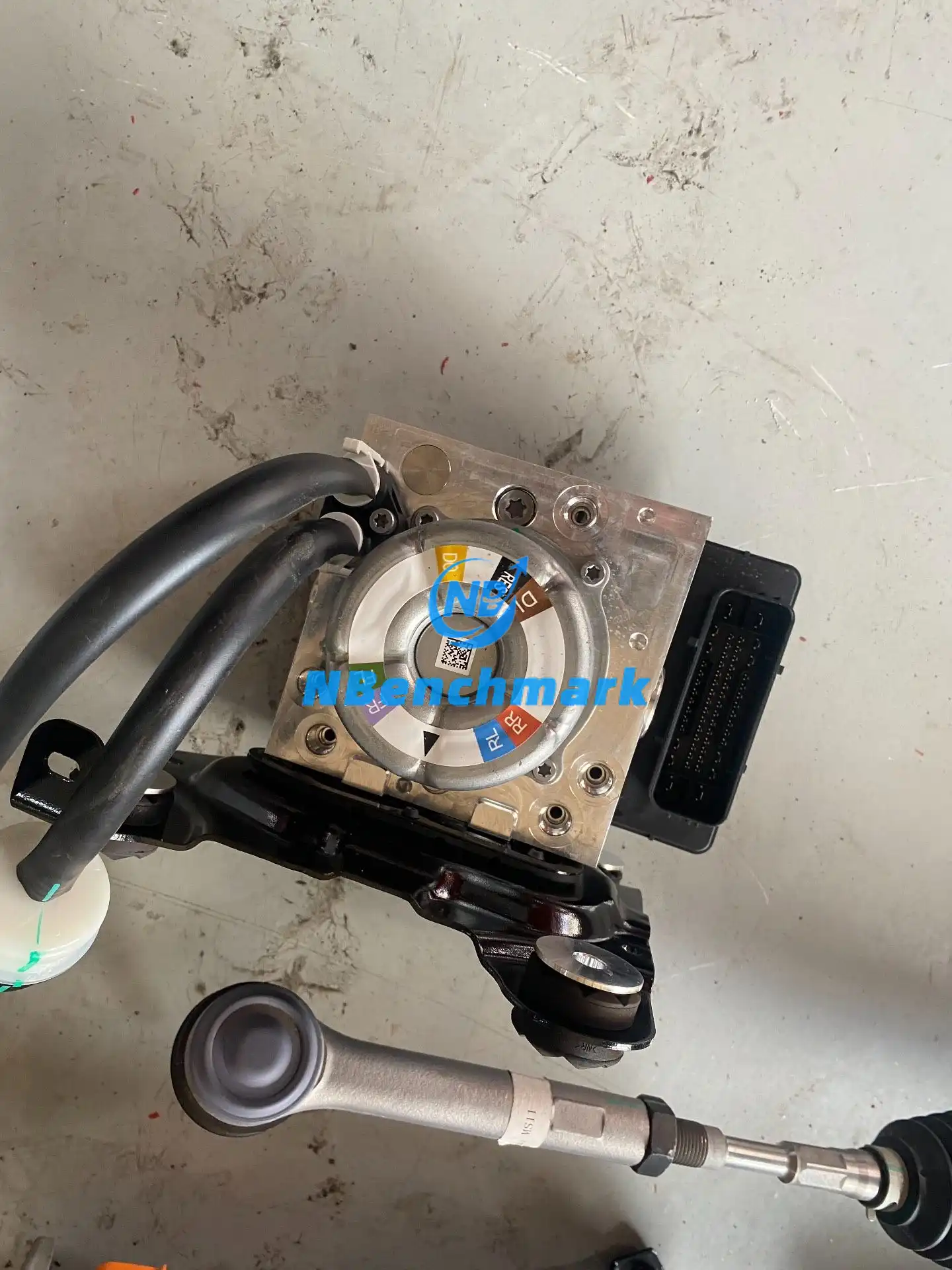 Xiaomi SU7 Ultra air pump air suspensionXiaomi SU7 Ultra air pump air suspension