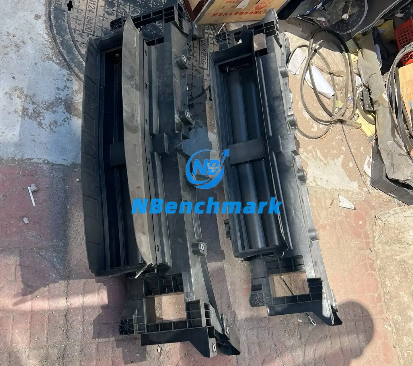 Xiaomi YU7 louvered main air intake grille and gantry frameXiaomi YU7 louvered main air intake grille and gantry frame