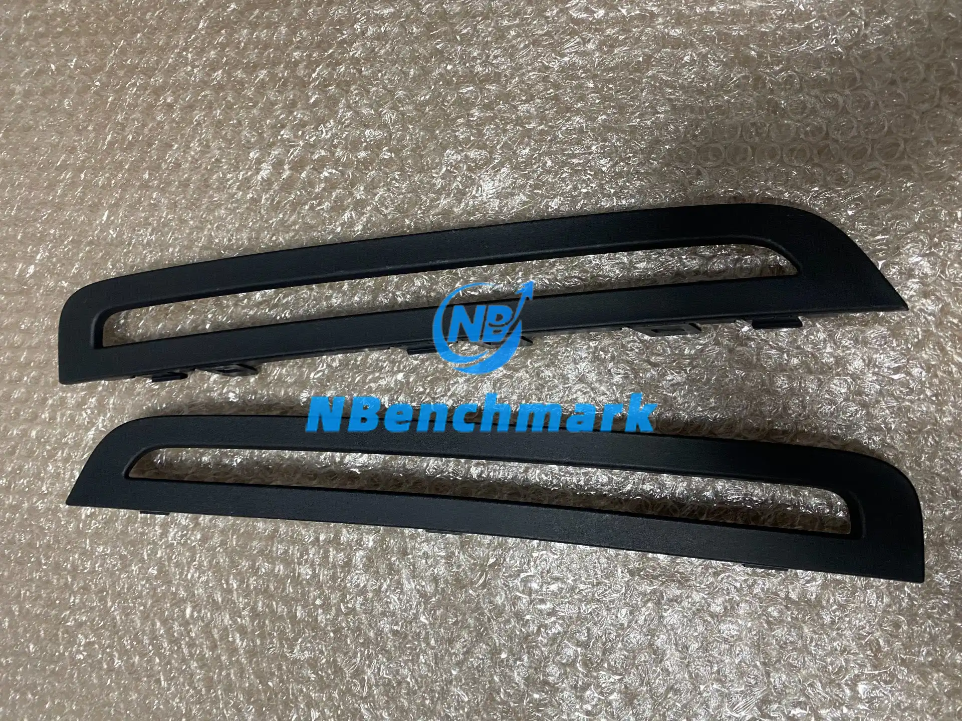 Xiaomi Yu7 rear bumper light trim and rear fog lights