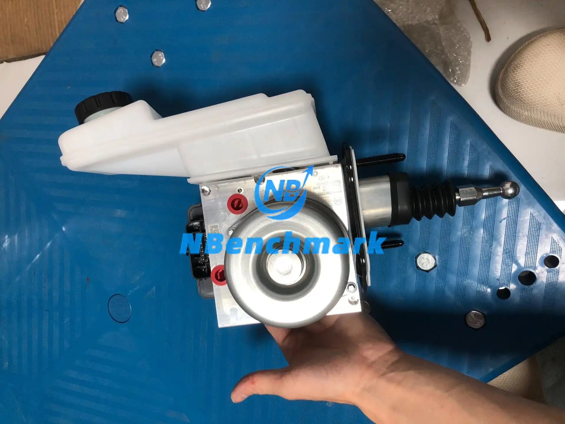Xiaomi SU7 brake master cylinder and brake pump; Bosch DPB wire-controlled brake pump - 图片 2