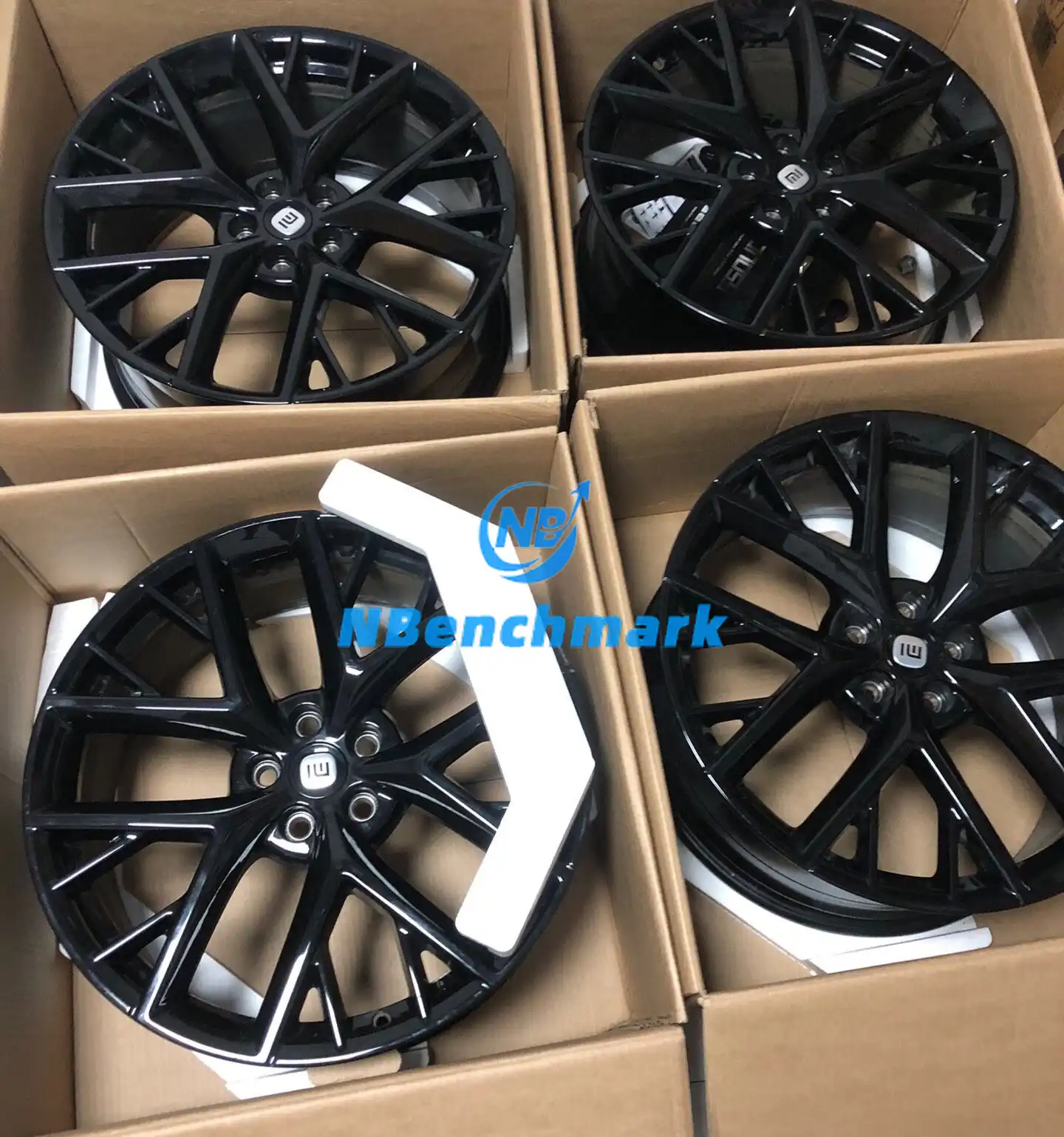 Xiaomi SU7 tree branch wheel rims, 21-inch tree branch wheel rims, original factory salvage, almost brand new.