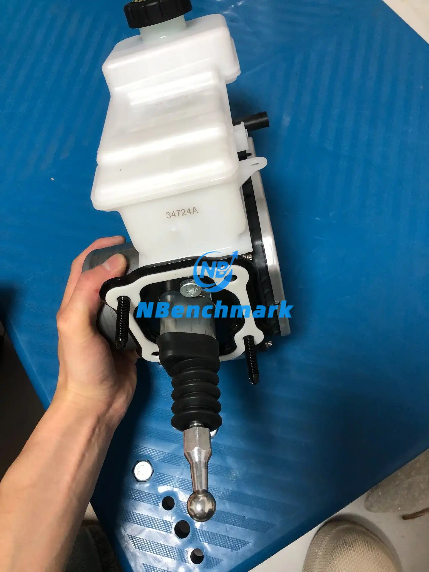 Xiaomi SU7 brake master cylinder and brake pump; Bosch DPB wire-controlled brake pump - 图片 3