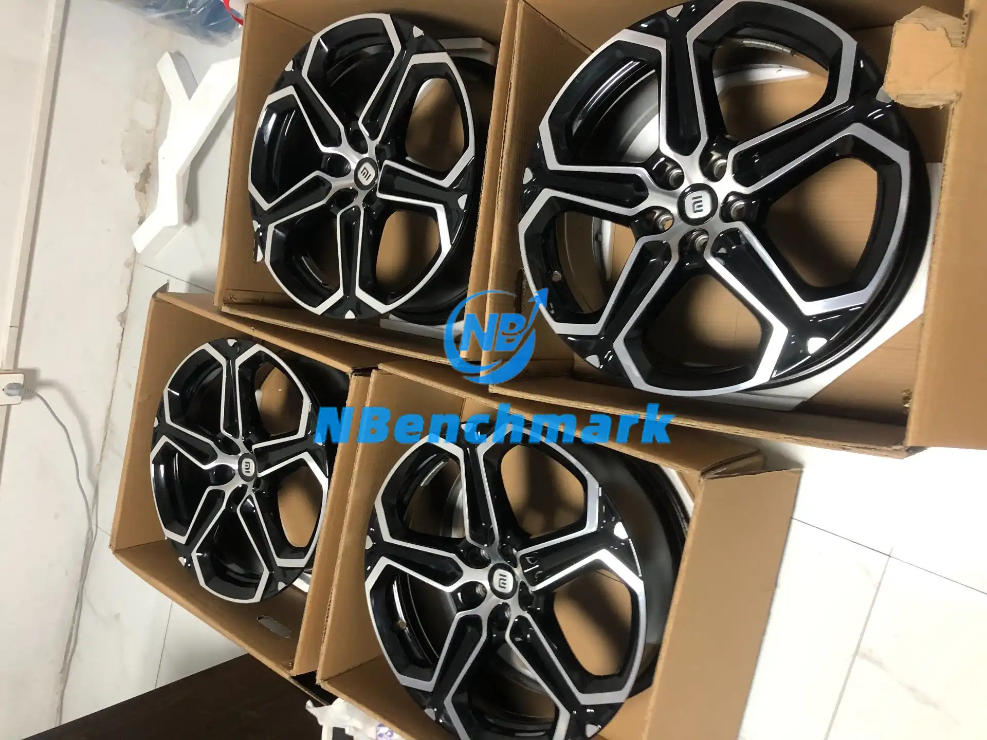 Xiaomi SU7 Plum Blossom Wheels, 20-inch Plum Blossom Wheels (old)