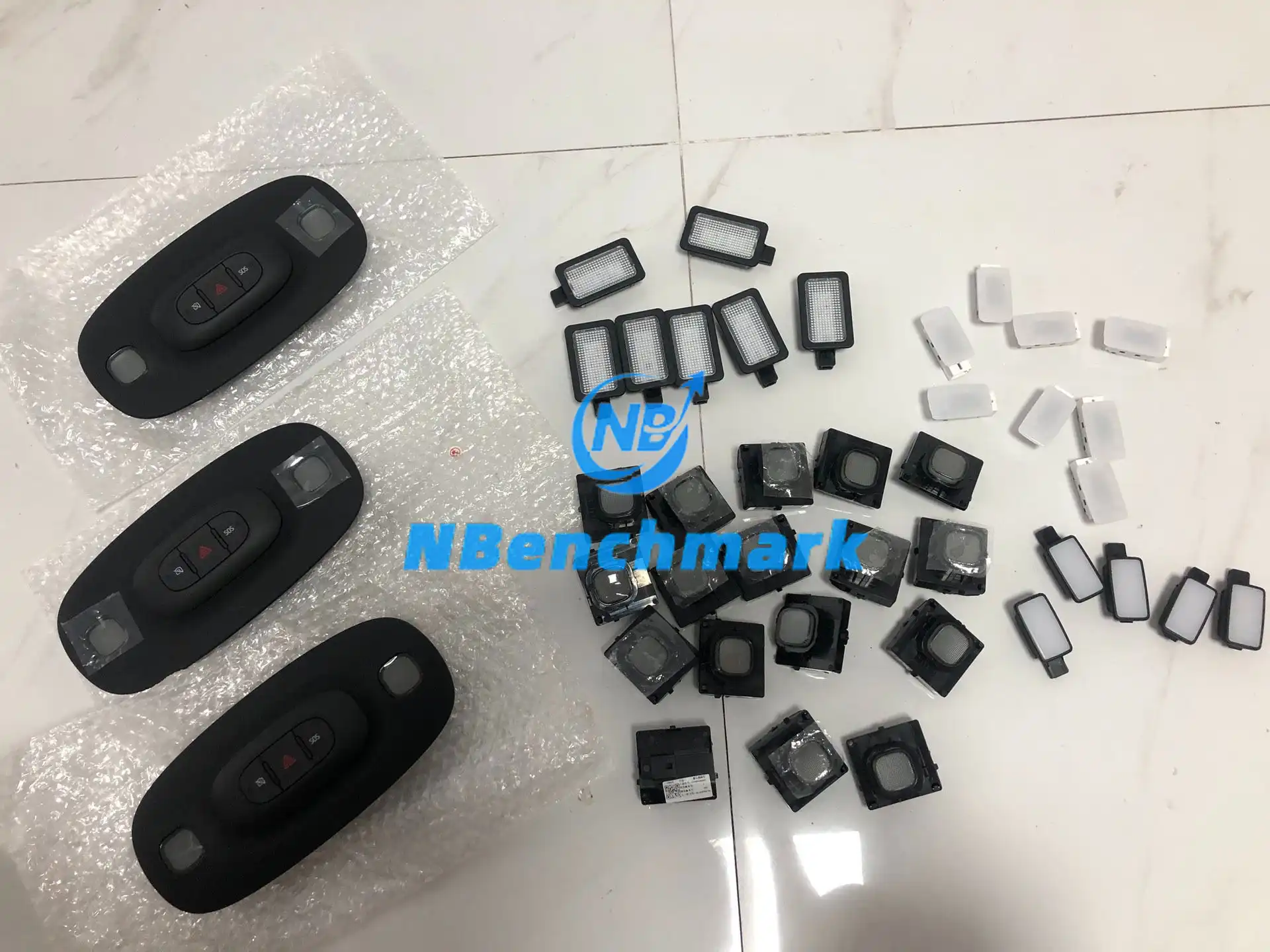 Xiaomi SU7 reading light assembly - 图片 3